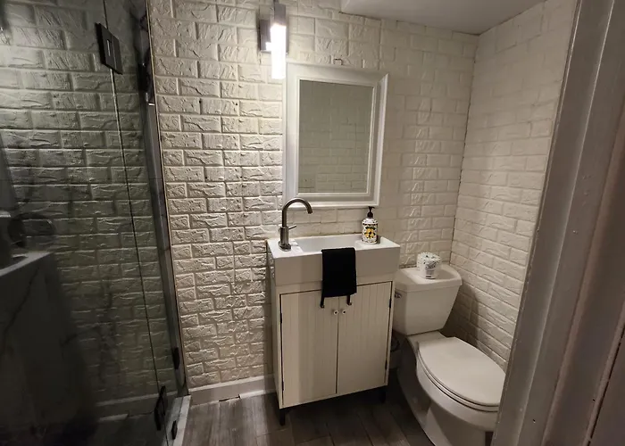 Holiday home Sleeps 16 - 2 Kitchens