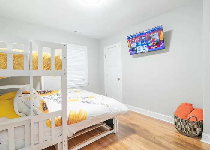 Sleeps 16 - 2 Kitchens Сasa de vacaciones