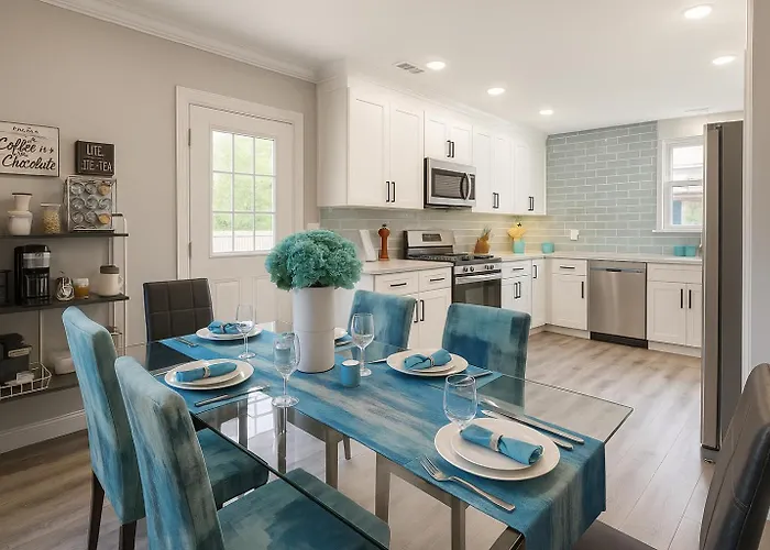 Sleeps 16 - 2 Kitchens Holiday home *